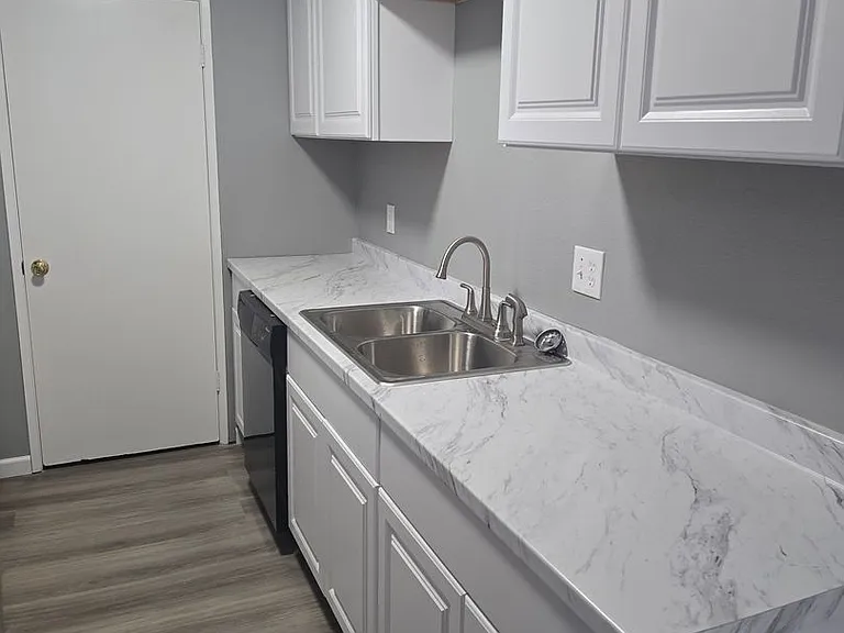 8000 University Ave #202 — Photo 12