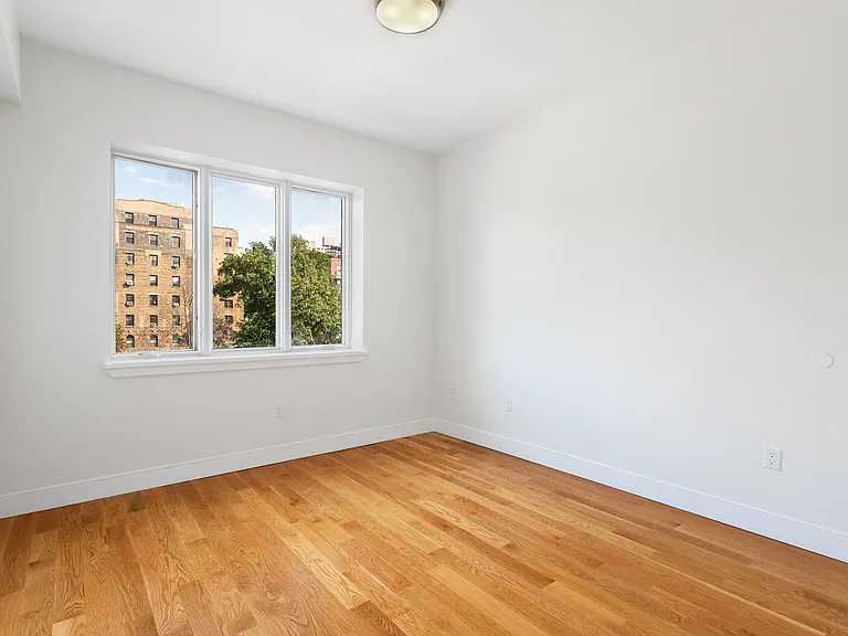 2727 Henry Hudson Pkwy W #504 — Photo 15