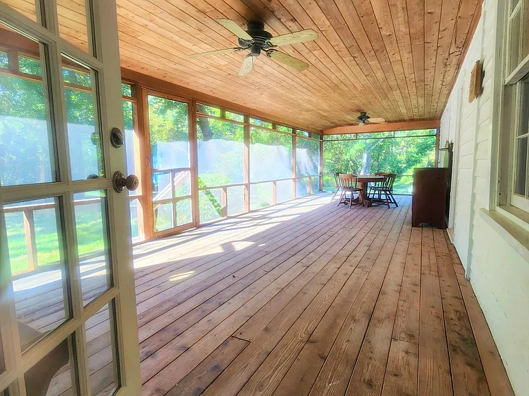 1520 Ridout Ln — Photo 34