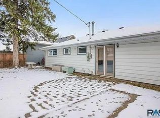 2512 S West Ave, Sioux Falls, SD 57105