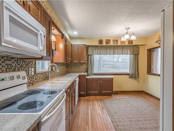 3rd image of 7928 N Anita Dr
