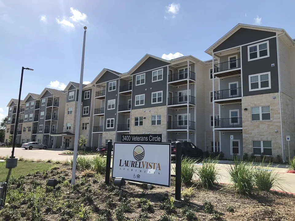 Laurel Vista