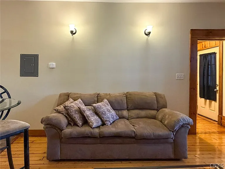 1017 White Pl — Photo 9