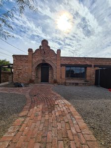 1302 E Roger Rd, Tucson, AZ, 85719