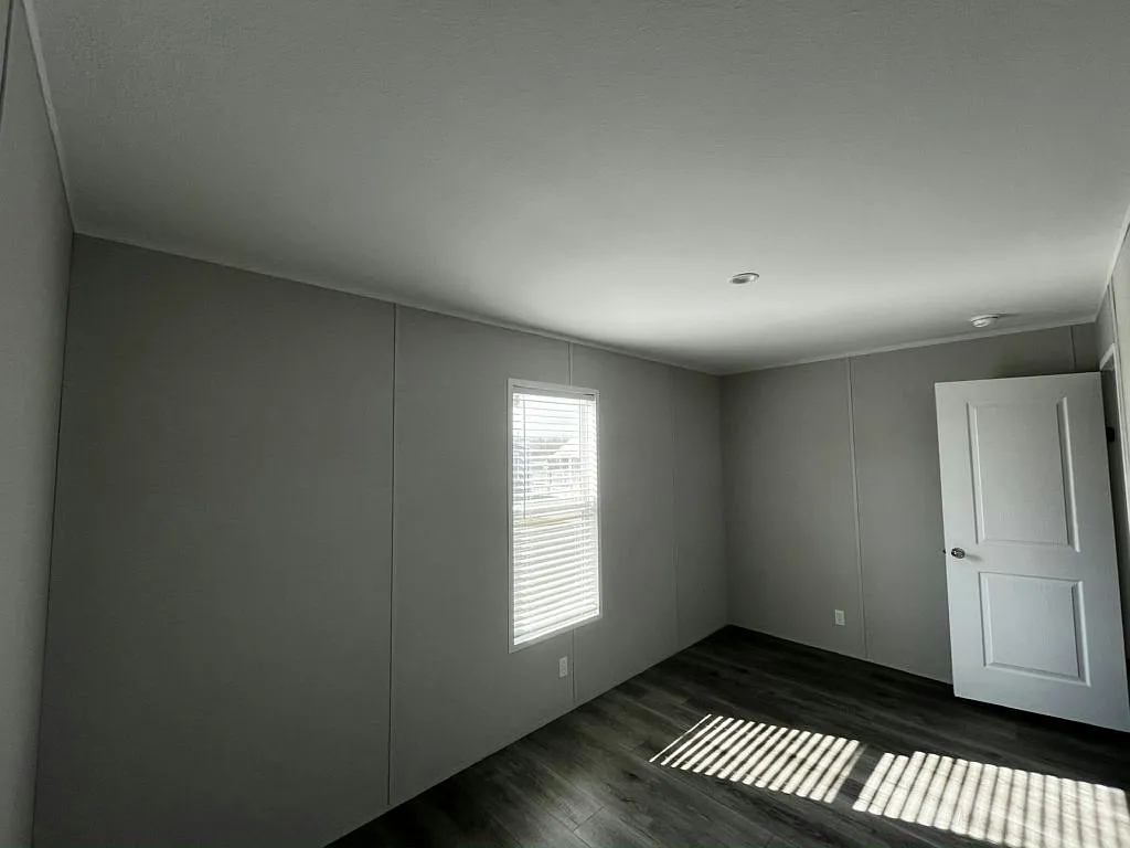 3 bed, 2.0 bath, 1033 sqft, $1,431 — Photo 4