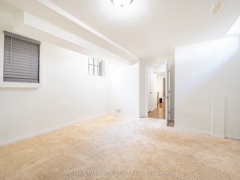 15 Milfoil Cres #B — Photo 15