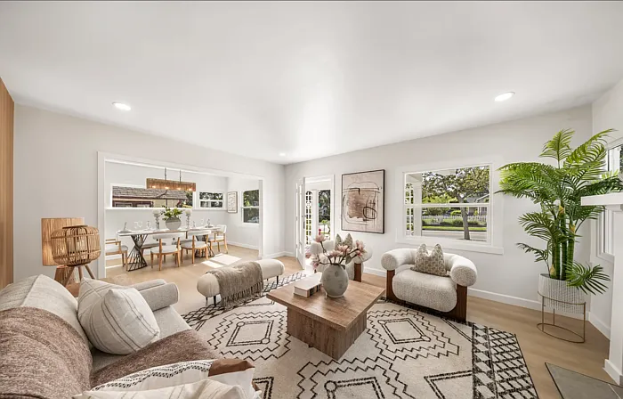 1166 N El Molino Ave — Photo 2