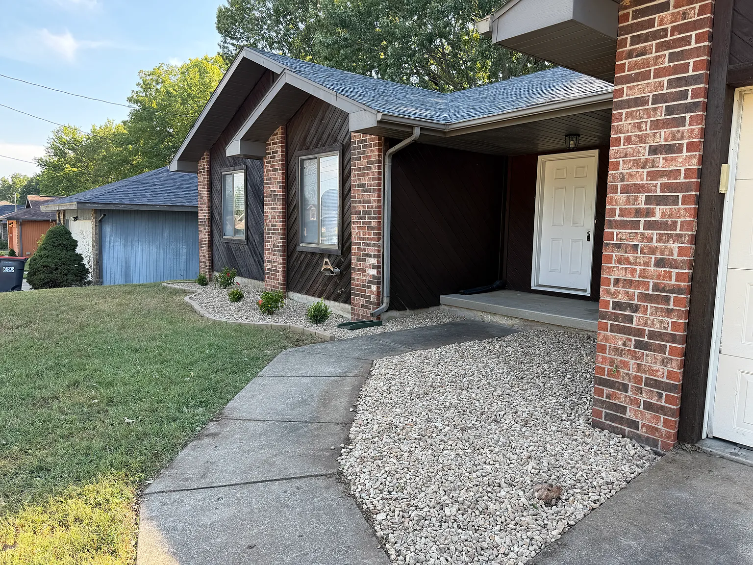 3 bed, 1200 sqft, $1,550 — Photo 4