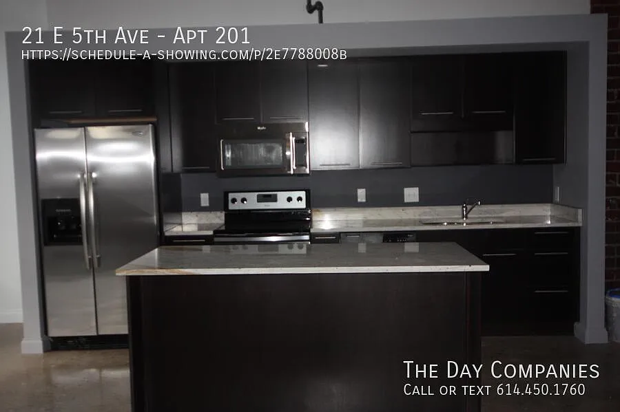 Studio, 1027 sqft, $1,590 — Photo 3