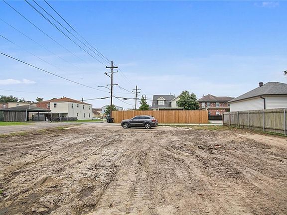 5th image of 6753 W End Blvd