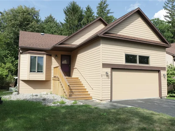 40 Nursery Ln, Syracuse, NY 13210