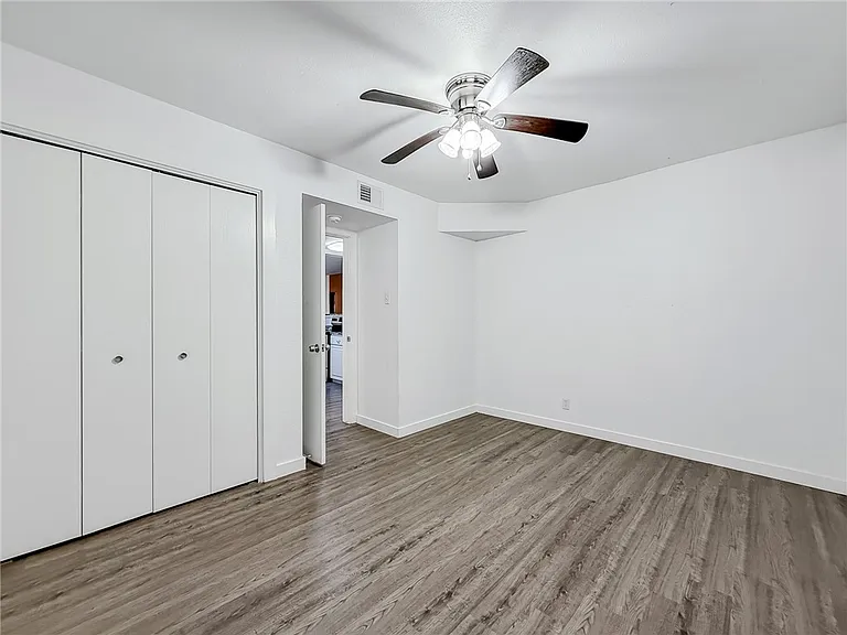 302 Easy St #B — Photo 16