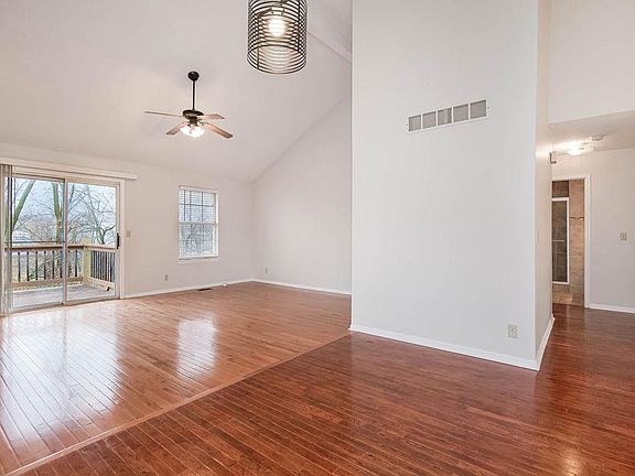 3rd image of 15134 Glenwood Ave