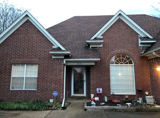 9050 Hickory Dr, Olive Branch, MS 38654