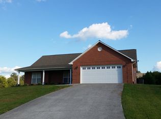 3961 Leyte Dr, Maryville, TN 37801