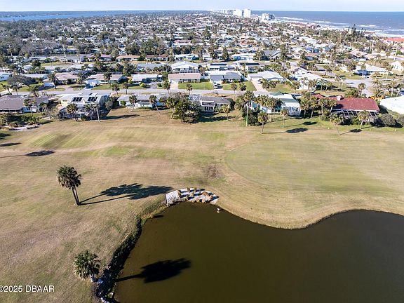2nd image of 200 Country Club Dr