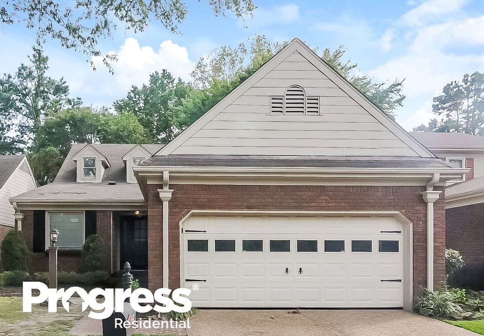 1st image of 8847 Fairway Gardens Dr