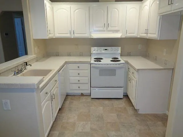 10002 Sugarvine Ln — Photo 3