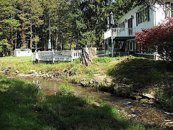 4th image of 32 Evergreen Ln