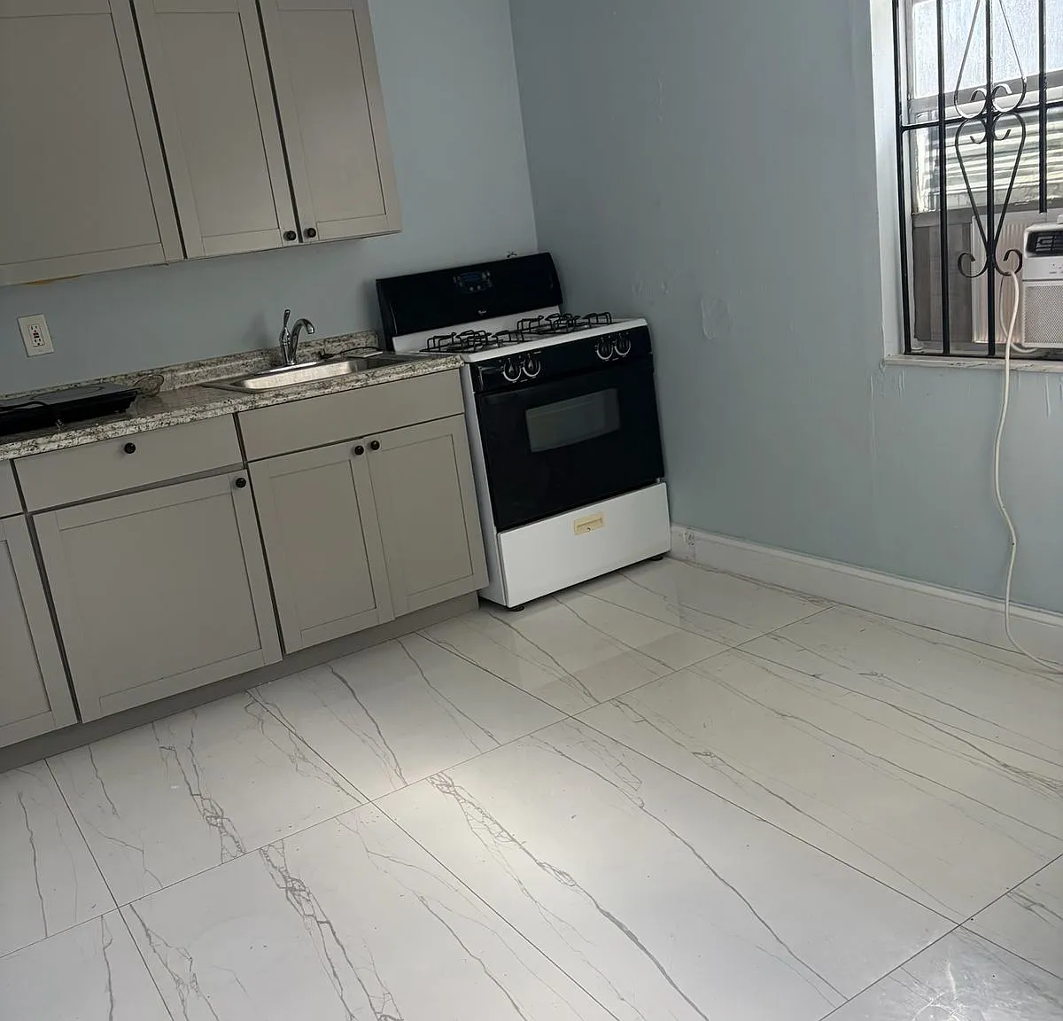 2 bed, 860 sqft, $2,100 — Photo 4