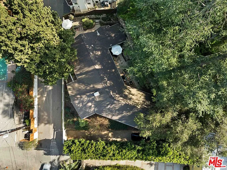 8050 Jovenita Canyon Dr — Photo 42