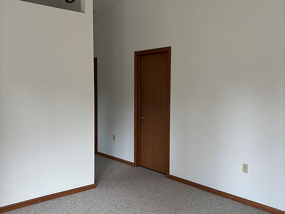 4th image of 54 Butternut Dr