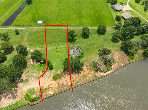 2 County Road 344, Sweeny, TX 77480