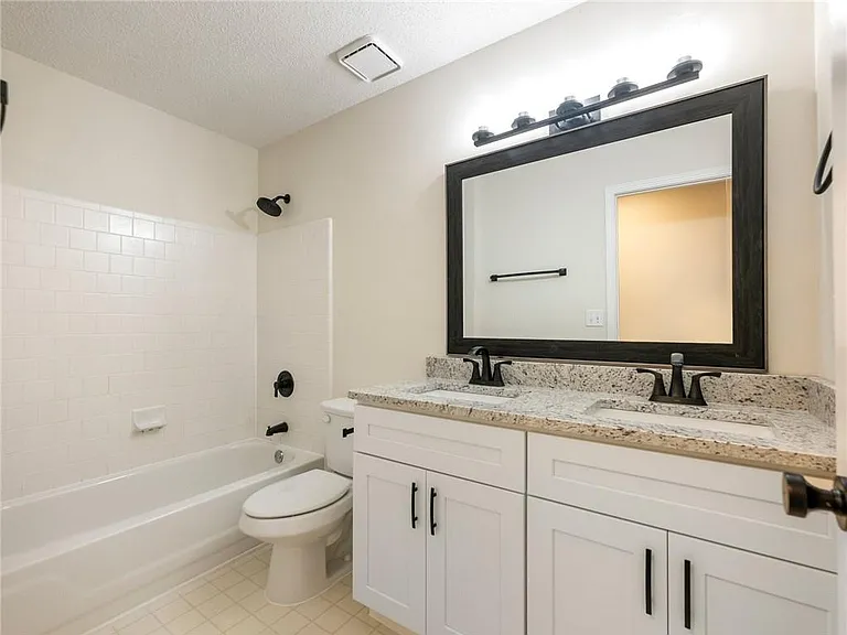 10100 Barston Ct — Photo 15