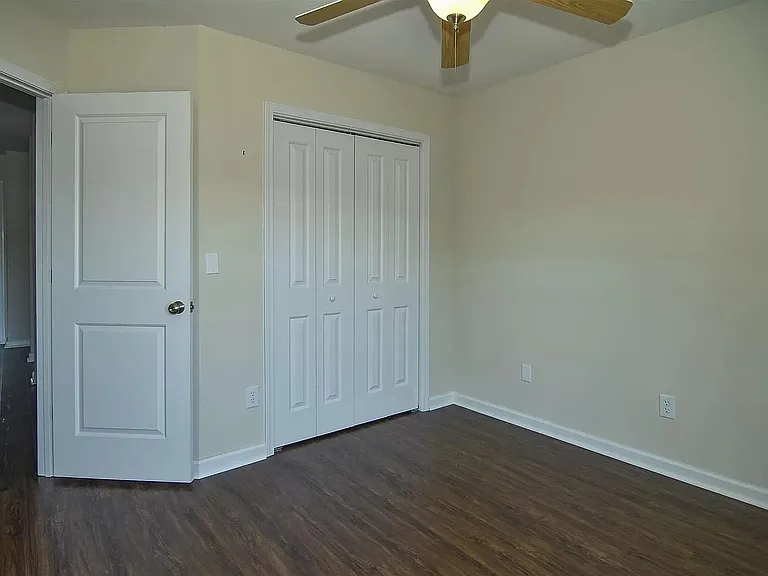 305 Chestnut Oak Ct — Photo 25