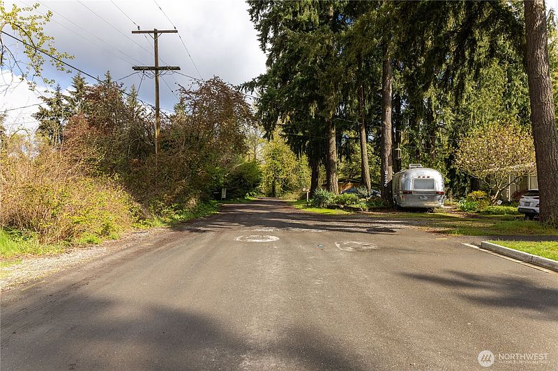 5th image of 8213 118th Avenue SE
