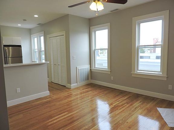 5th image of 163 Hampshire St #5