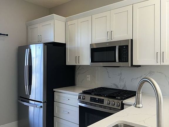 4th image of 1329 Avonwood Ct