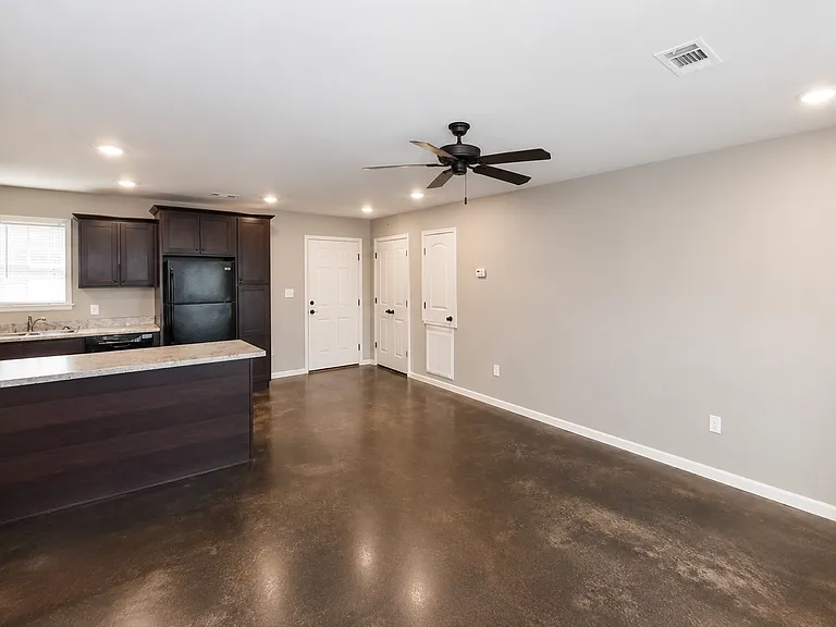 1311 W Monroe Ave #A — Photo 7