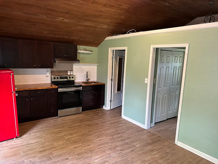 1720 Greenwood Ave #B — Photo 7
