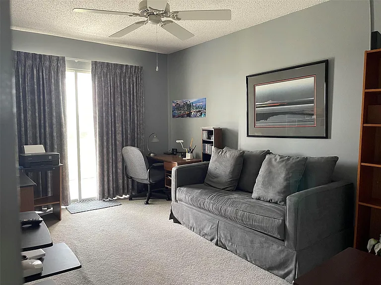4030 Hythe Pl #4030-B — Photo 16