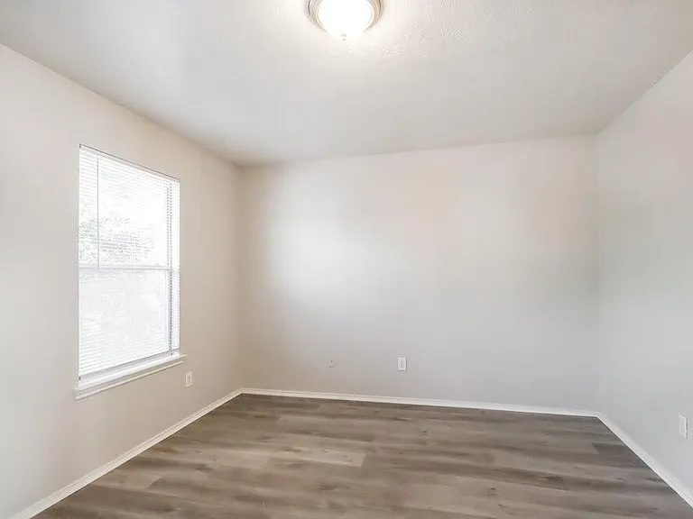 21243 Linden House Ct — Photo 14