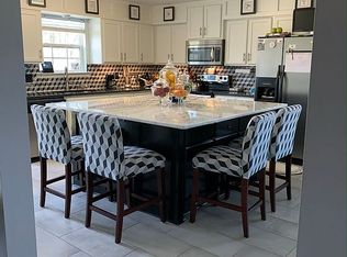 308 Manchester Ct, Midway, GA 31320