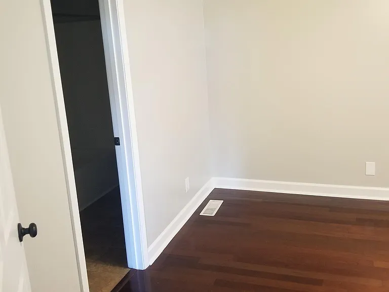 952 Van Buren Ave — Photo 14