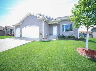 5519 Mayfair St SW, Cedar Rapids, IA 52404