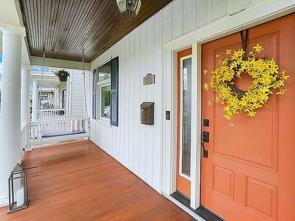 5th image of 3833 Floral Ave