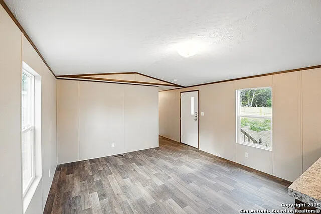 846 Inglewood Dr — Photo 12