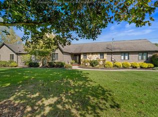 10320 Winfield Rd, Winfield, WV 25213