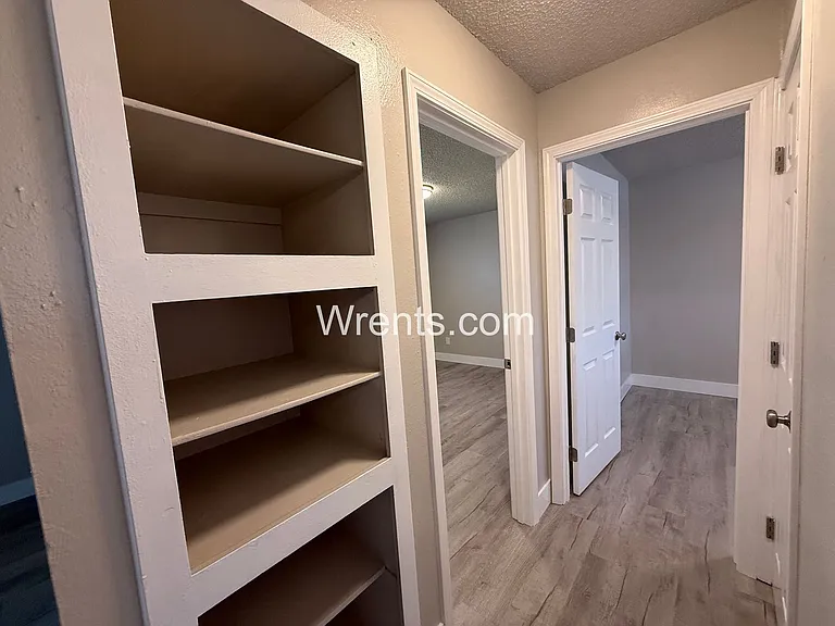 1718 W Boone Ave — Photo 7