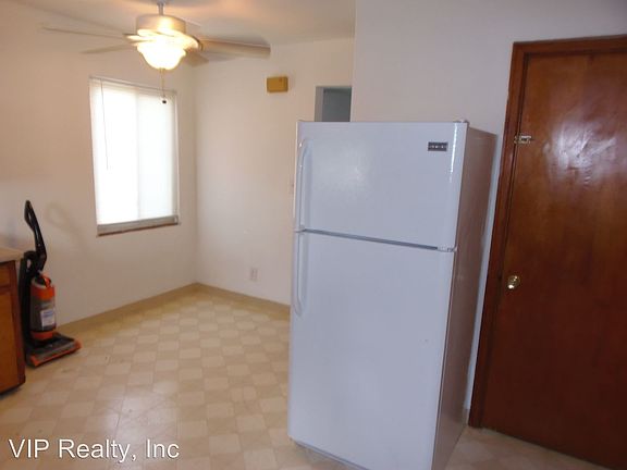 4th image of 741 S Ogden Ave