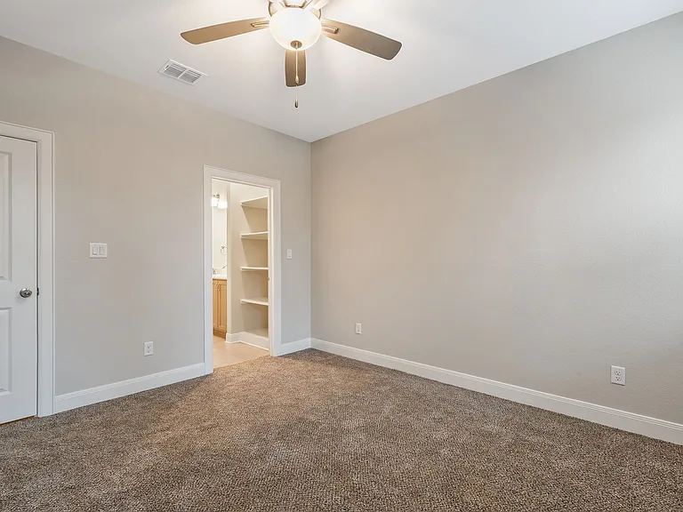 Omen Hill Villas- ASK ABOUT OUR SPRING MOVE- IN SPECIAL TODAY! — Photo 25