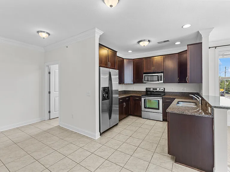 936 Perry St #304 — Photo 18