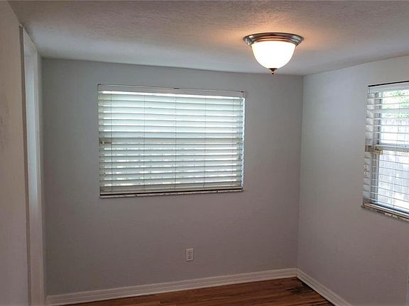 5th image of 3109 W Hartnett Ave