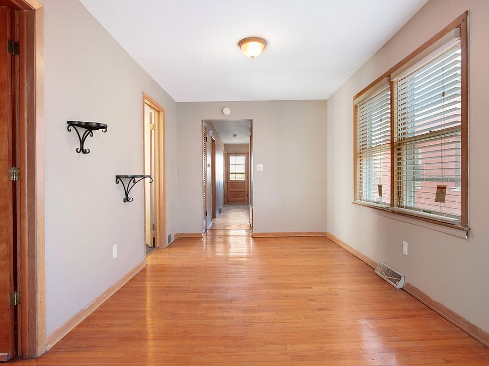 1st image of 317 Olive St APT 2
