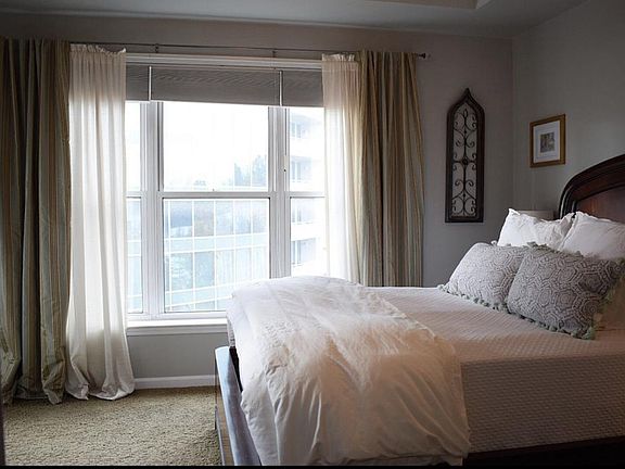 3rd image of 3334 Peachtree Rd NE APT 404