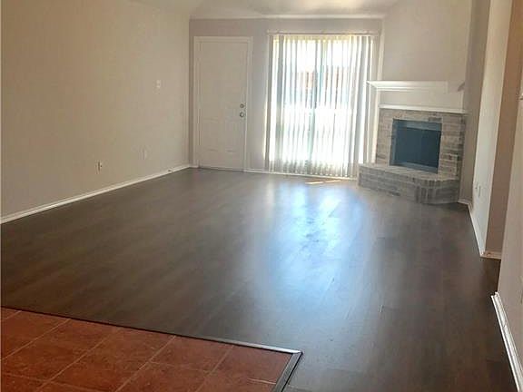 3rd image of 4737 Grovetree Ln